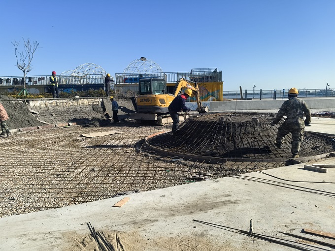 滑板公園施工現(xiàn)場(chǎng) 滑板公園施工現(xiàn)場(chǎng)